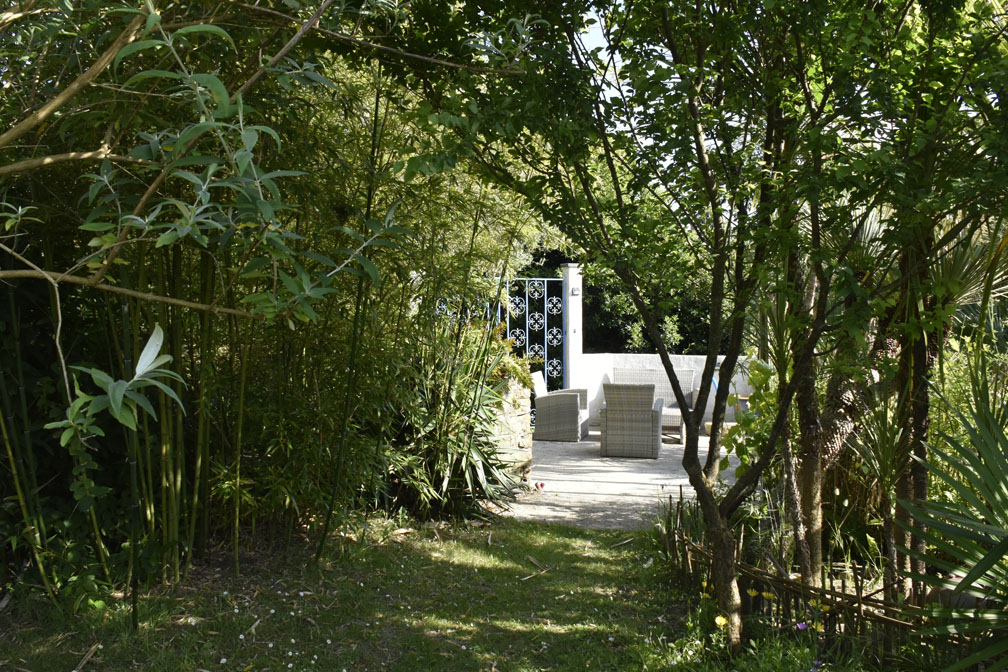 La terrasse du lavoir : au son de la cascade
